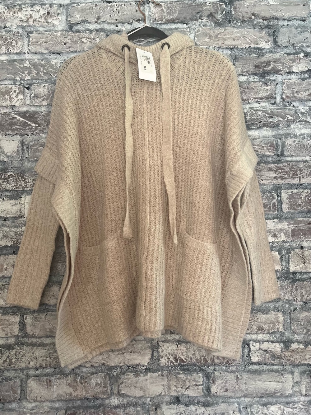 RD Style by EVEREVE Beige Hooded Knit Poncho with sleeves & Pockets So Soft NWT